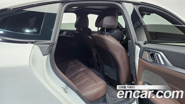BMW i4 eDrive40 M Sports Pro 2023 — фото 11