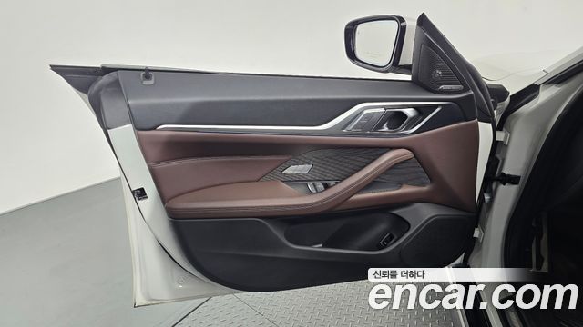 BMW i4 eDrive40 M Sports Pro 2023 — фото 24