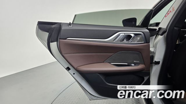 BMW i4 eDrive40 M Sports Pro 2023 — фото 25