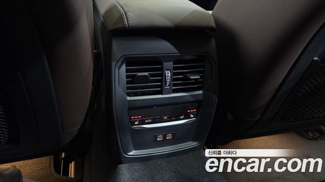 BMW i4 eDrive40 M Sports Pro 2023 — фото 28