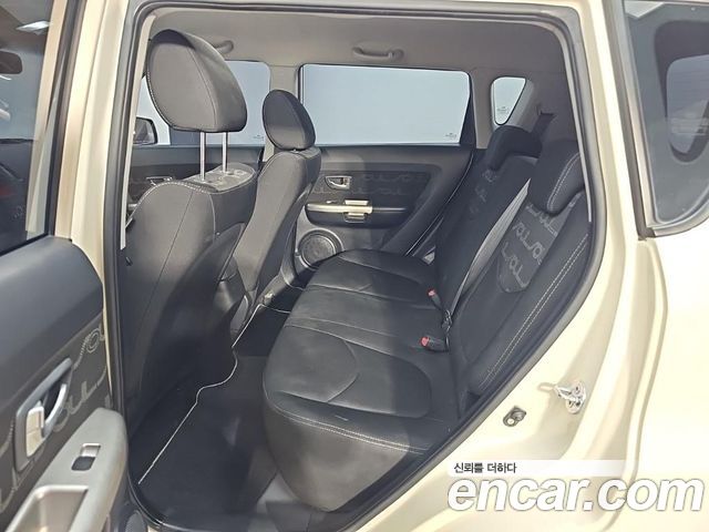 Kia Soul 1.6 GDI Friend Standard 2013 — фото 16