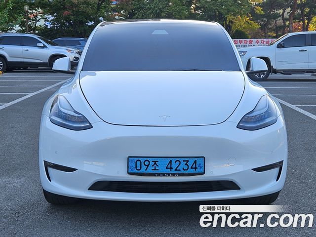 Tesla Model Y Standard Range RWD