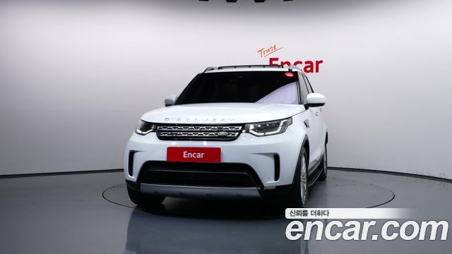 Land Rover Discovery 5 3.0 TD6 HSE Luxury 2017 — фото 3