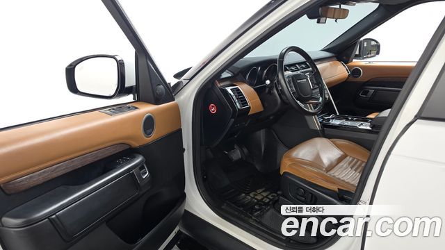 Land Rover Discovery 5 3.0 TD6 HSE Luxury 2017 — фото 10