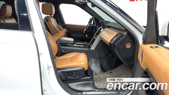 Land Rover Discovery 5 3.0 TD6 HSE Luxury 2017 — фото 15