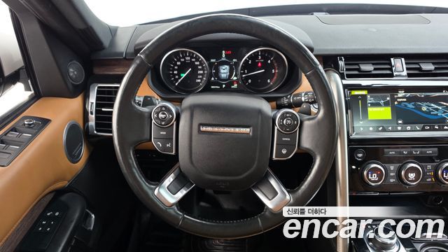 Land Rover Discovery 5 3.0 TD6 HSE Luxury 2017 — фото 18