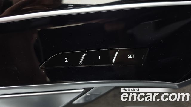 Audi A8 (D5) 55 TFSI Quattro LWB 2020 — фото 39