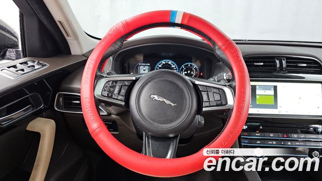 Jaguar F-PACE 20d Prestige 2018 — фото 13