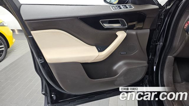 Jaguar F-PACE 20d Prestige 2018 — фото 24