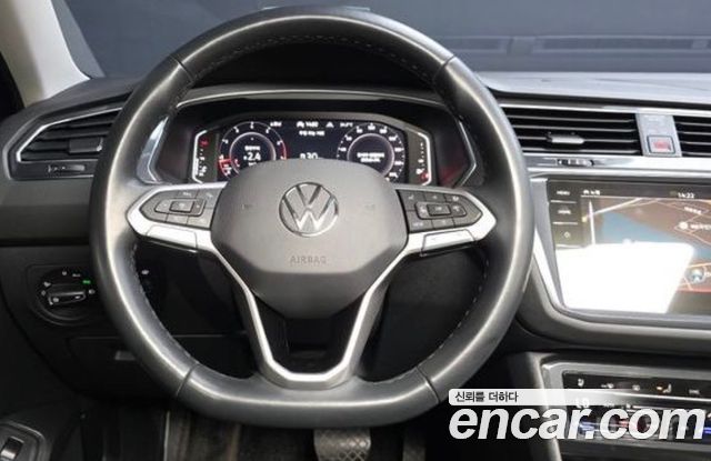 Volkswagen Tiguan Allspace 2.0 TSI Prestige 2023 — фото 8