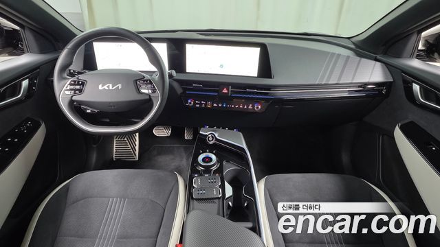 Kia EV6 Long Range 4WD GT Line 2023 — фото 7