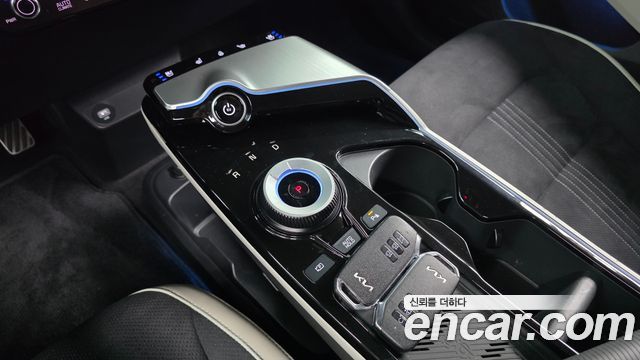 Kia EV6 Long Range 4WD GT Line 2023 — фото 9