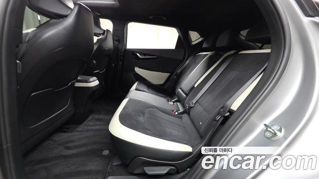 Kia EV6 Long Range 4WD GT Line 2023 — фото 12