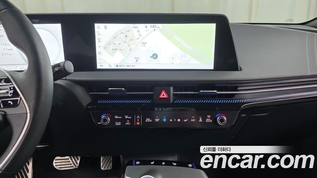 Kia EV6 Long Range 4WD GT Line 2023 — фото 13