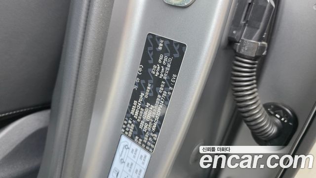 Kia EV6 Long Range 4WD GT Line 2023 — фото 18