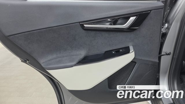 Kia EV6 Long Range 4WD GT Line 2023 — фото 25