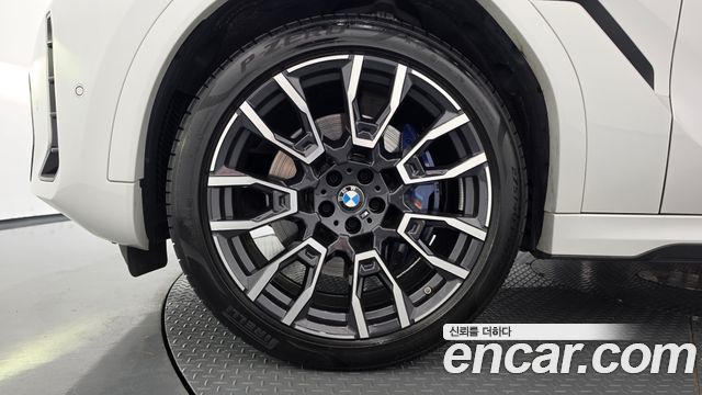 BMW X6 (G06) xDrive40i M Sport 2024 — фото 5