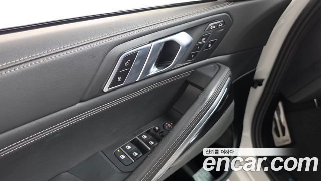 BMW X6 (G06) xDrive40i M Sport 2024 — фото 22