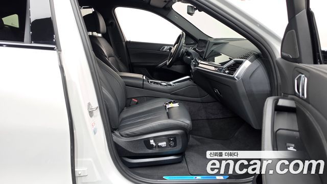 BMW X6 (G06) xDrive40i M Sport 2024 — фото 32