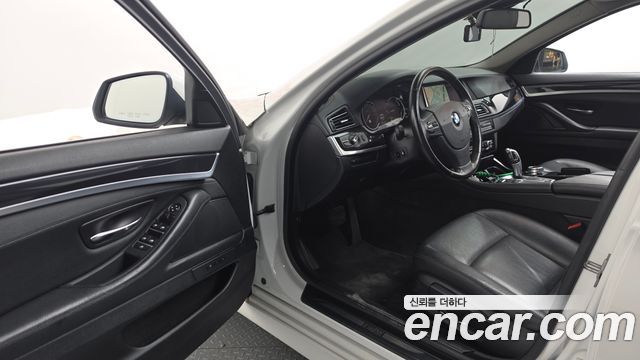 BMW 5 Series (F10) 520d 2015 — фото 10