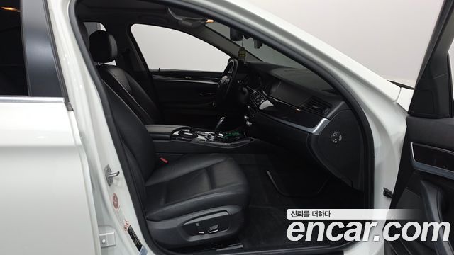 BMW 5 Series (F10) 520d 2015 — фото 11