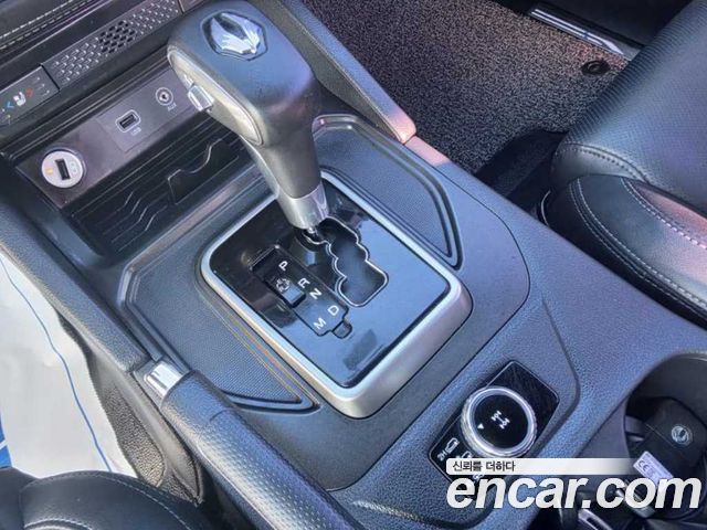KG Mobility (SsangYong) Rexton Sports Khan Diesel 2.2 4WD Professional X (5-Link) 2019 — фото 9