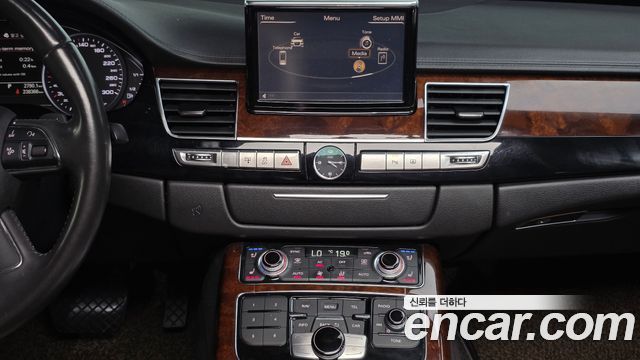 Audi A8 4.2 FSI Quattro D4 2011 — фото 14