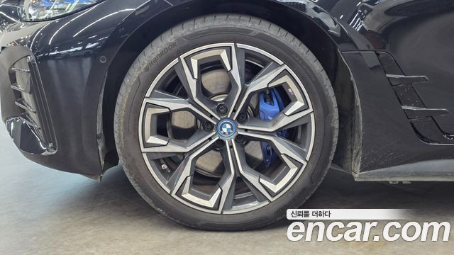 BMW i4 eDrive40 M Sports Pro 2024 — фото 5