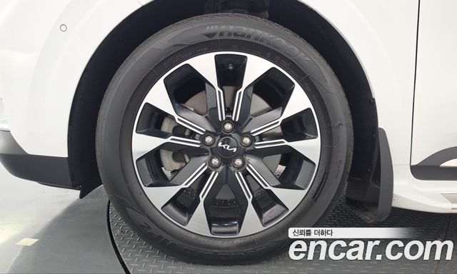Kia Carnival (IV) Gasoline 7-Seater Signature 2023 — фото 5