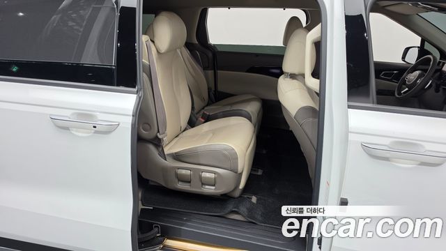Kia Carnival (IV) Gasoline 7-Seater Signature 2023 — фото 11