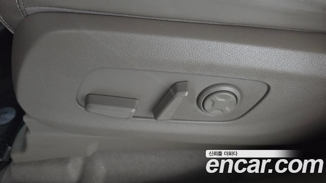 Kia Carnival (IV) Gasoline 7-Seater Signature 2023 — фото 32