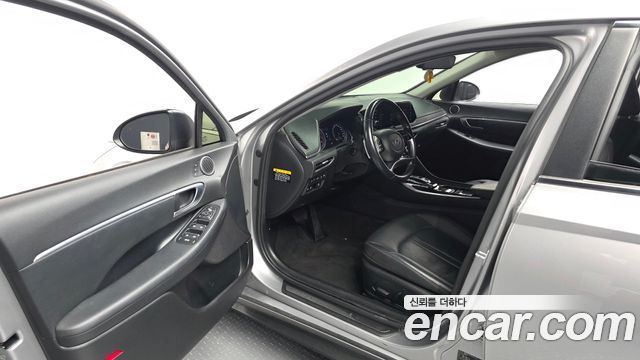 Hyundai Sonata (DN8) 2.0 Premium Family 2020 — фото 10