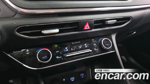 Hyundai Sonata (DN8) 2.0 Premium Family 2020 — фото 17
