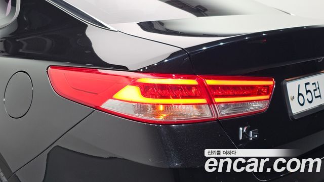 Kia K5 (II) 2.0 MX Prestige 2018 — фото 23