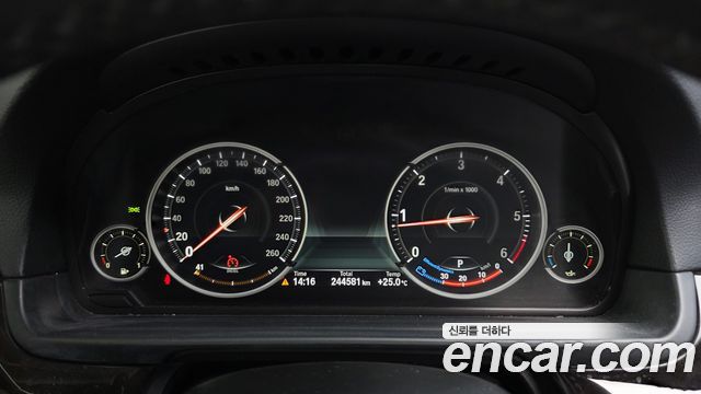 BMW 5 Series (F10) 520d 2013 — фото 8