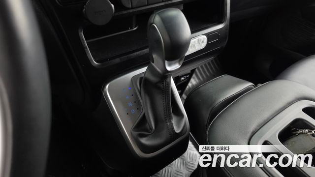 Hyundai Staria L3.5 Tourer 11-Seater Modern 2023 — фото 9