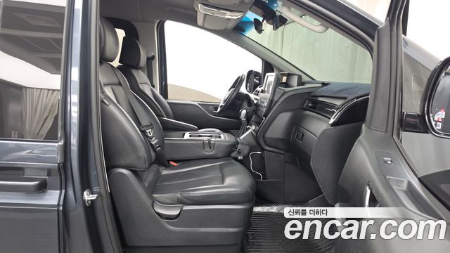 Hyundai Staria L3.5 Tourer 11-Seater Modern 2023 — фото 11