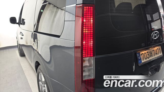 Hyundai Staria L3.5 Tourer 11-Seater Modern 2023 — фото 23