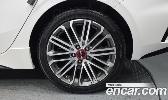 Kia K3 (II) 1.6 Turbo GT 5Door Signature 2022 — фото 21