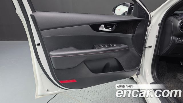 Kia K3 (II) 1.6 Turbo GT 5Door Signature 2022 — фото 24