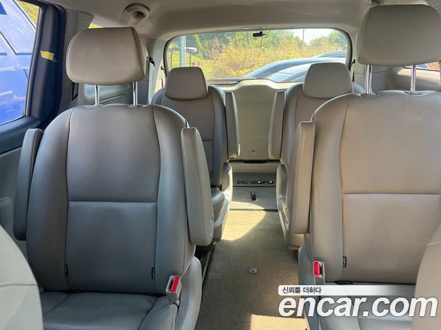Kia Carnival 9-seater Luxury 2018 — фото 16