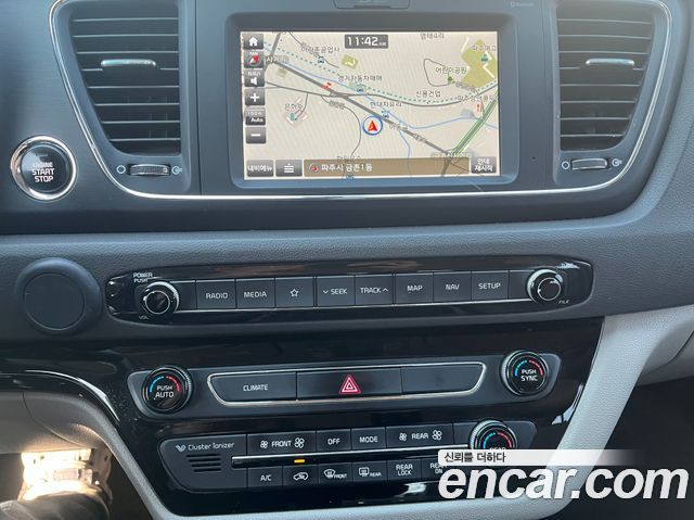Kia Carnival 9-seater Luxury 2018 — фото 20