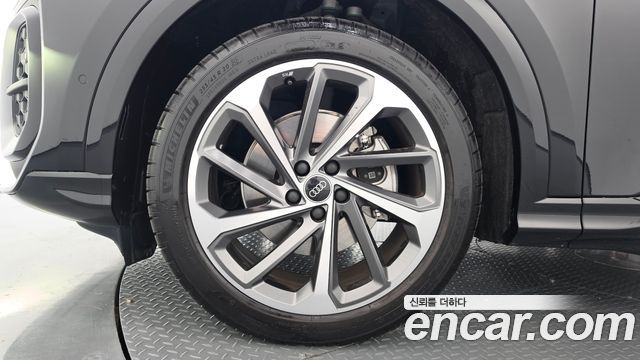Audi Q5 (80A) 45 TFSI Quattro S line 2025 — фото 38