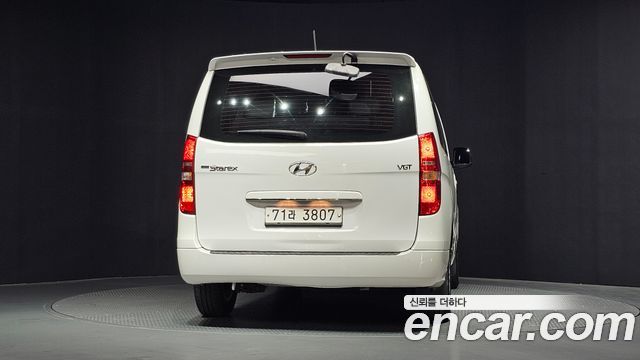 Hyundai Grand Starex 11-Seater Wagon Modern 2017 — фото 4