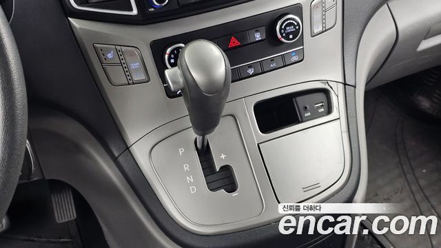 Hyundai Grand Starex 11-Seater Wagon Modern 2017 — фото 9