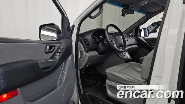 Hyundai Grand Starex 11-Seater Wagon Modern 2017 — фото 10