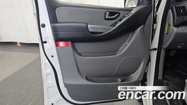 Hyundai Grand Starex 11-Seater Wagon Modern 2017 — фото 24