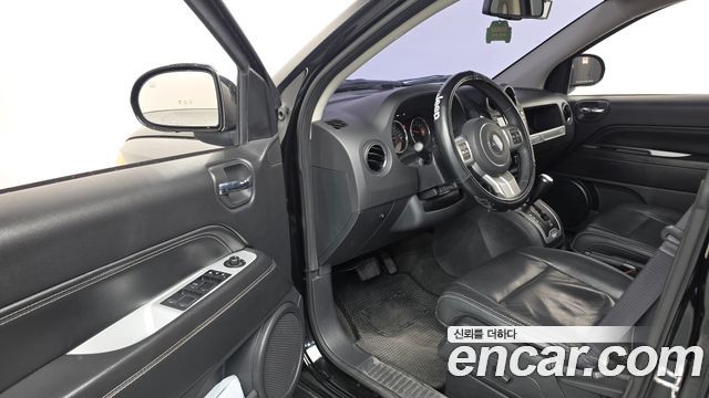 Jeep Compass 2.4 Limited 1st 2016 — фото 10