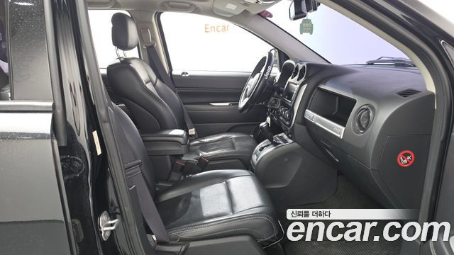 Jeep Compass 2.4 Limited 1st 2016 — фото 11
