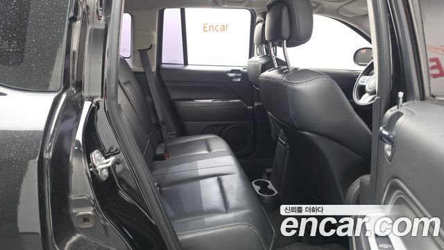 Jeep Compass 2.4 Limited 1st 2016 — фото 12